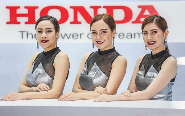 chan-dai-khoe-sac-tai-trien-lam-bangkok-motor-show-2017