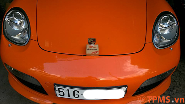 lap-dat-cam-bien-ap-suat-lop-porsche