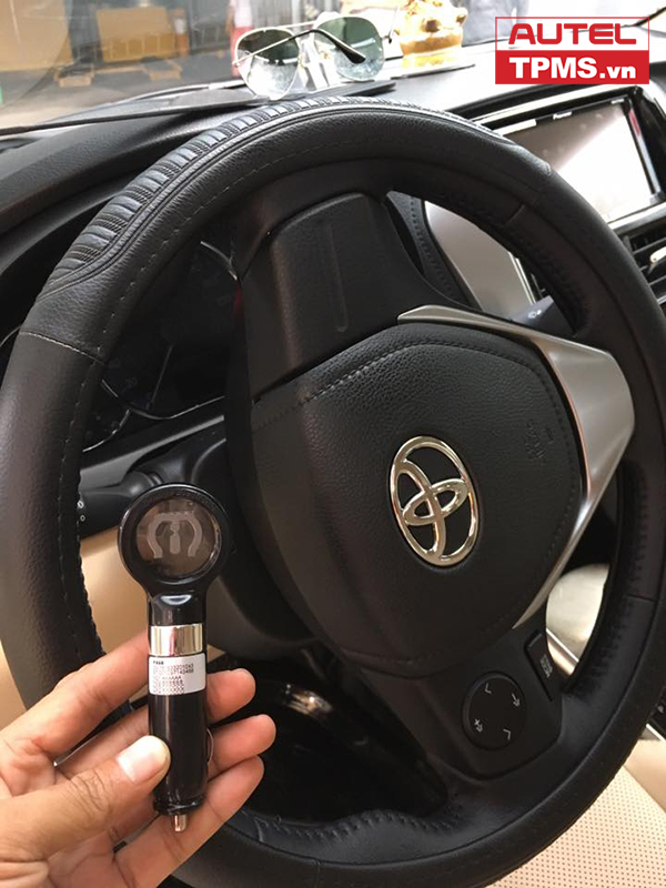 CAI-DAT-CAM-BIEN-AP-SUAT-LOP-WIRELESS-IOS-TOYOTA-VIOS-(4)